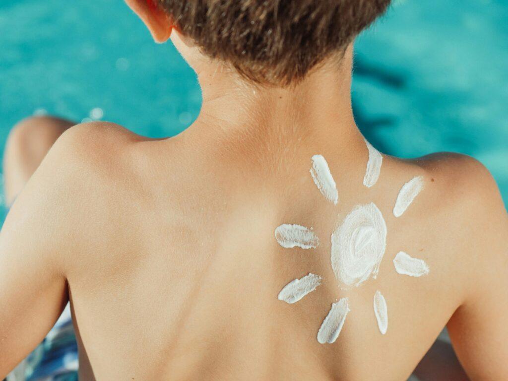 child back Sunshield, beautiful sun sign, benefits of whole body sunshield in children, surgide